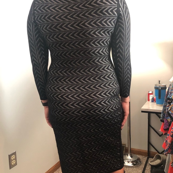 Dress - Picture 3 of 6